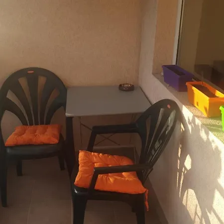 Sunny Apartment-3