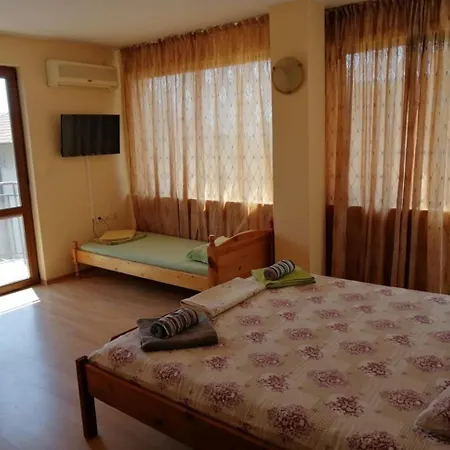 Guest House "Zora - Sarafovo"-2