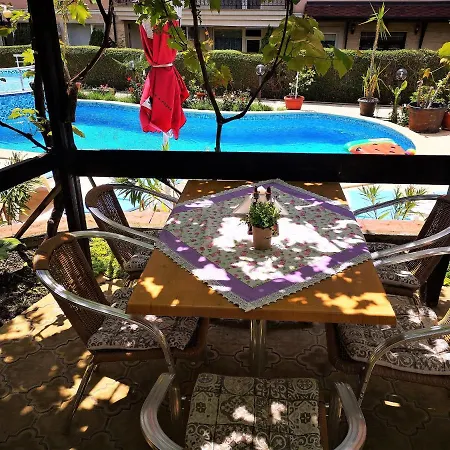 Family Hotel Rainbow-3