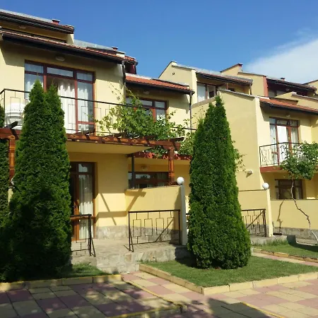 Family Hotel Yalta Свети Влас-3