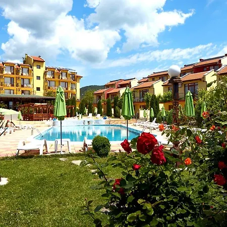 Family Hotel Yalta Свети Влас-2