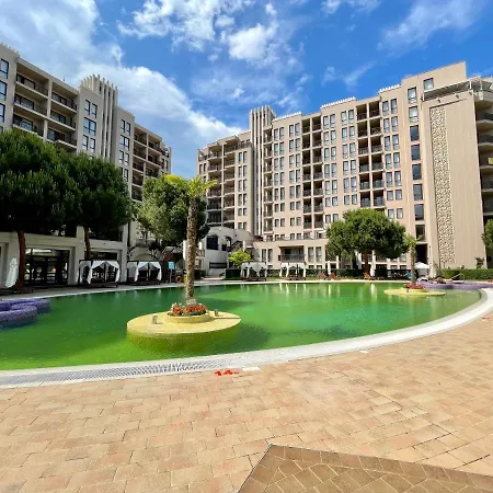 Royal Beach Apartments - 5M To Pool, 100M To Beach-3