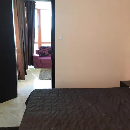 Studios Europa Street-3