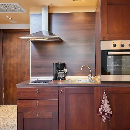 Freedom Beach Apartment With Pool, Gym And Free Transfer-3