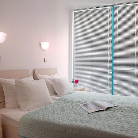 Top-Located Beach Apartment With Balcony-3