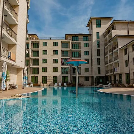 Amadeus Lux - Menada Apartments-2