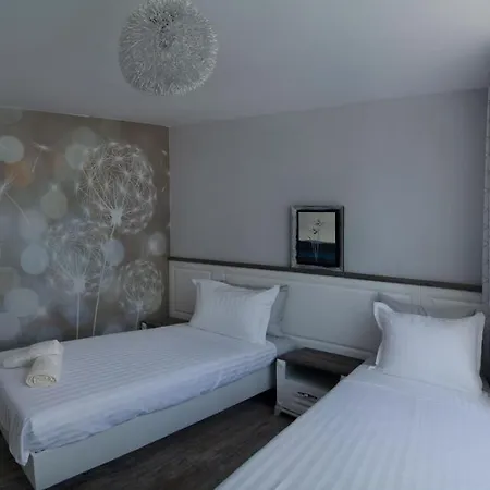 Flat In Nesebar. Two Minutes Away From The Beach.-3