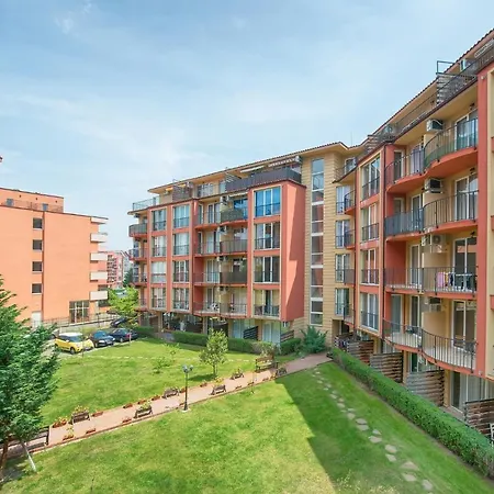 Sunny View Central Holiday Apartments-2