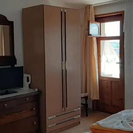 Guest House Plada View-2