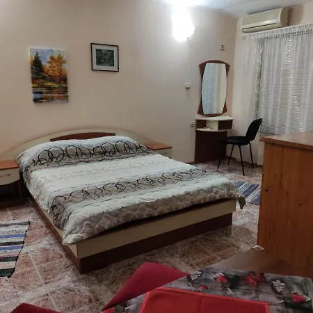 Kamelya Guest Studio-2