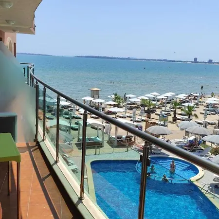 Beachfront Apartments By Marty'S-3