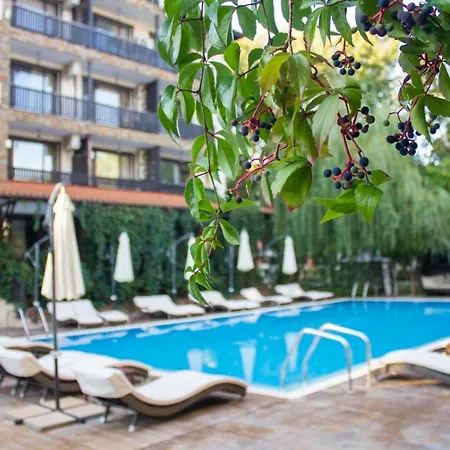 The Green Paradise Apartments-3