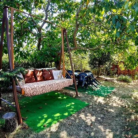 House Rezvaya With Rooms For Rent-2