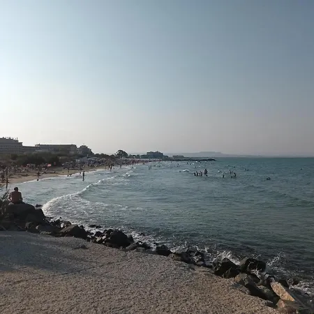 Modern Apartment For 4 Guests Sea View & Free Parking-3