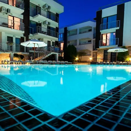 Seaside 2 Bedroom Apartment With Balcony For 4-5 Pax-3