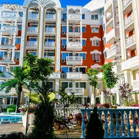 Sunny studio in Sweet Home Complex-3