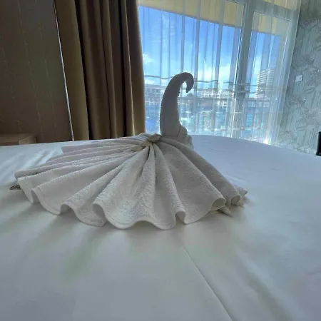 Apart Hotel Gallery L-3