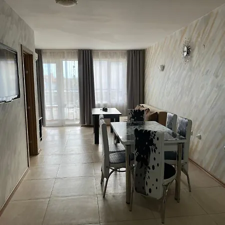 Sunny Beach Hills Apartment-2