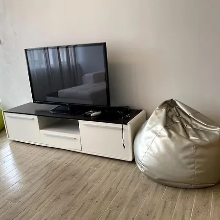 Charming 1-Bedroom Apartment In Saint Sofia Apartcomplex-2