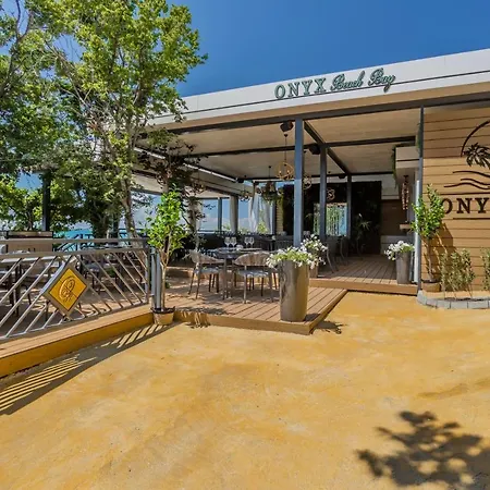 Onyx Beach Residence - Free Beach Access & Parking-2