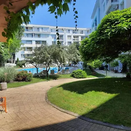 Central, 1 Bed Apt, 3* Yassen-3