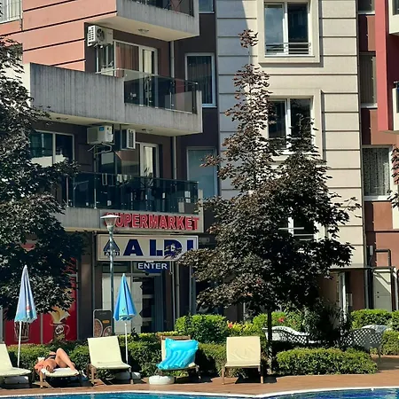 Admiral Plaza Premium Apart-3