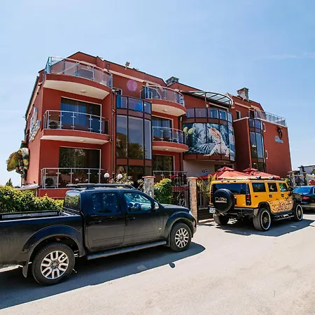 Red Iguana Hotel-2