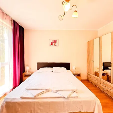 Venera & Anastasia Palace Apartments-3