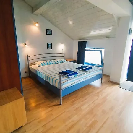 Lira Sto Apartments-3