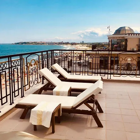 Penthouse Happy Moments-3