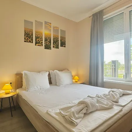 Bratanov Vip Vision Apartment-2