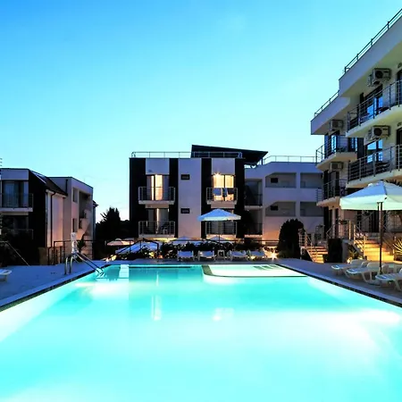 Charming 1 Bedroom Apartment-2