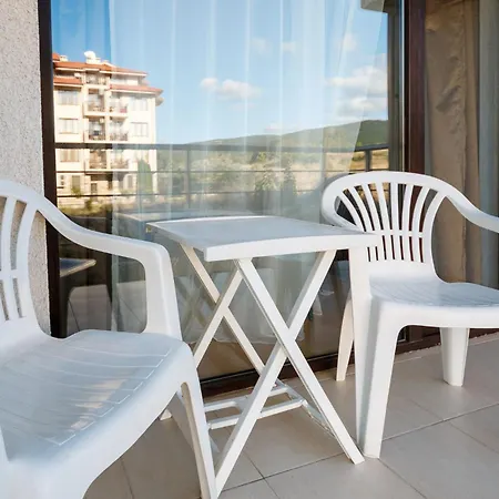 Charming 1 Bedroom Apartment For 2 People-3