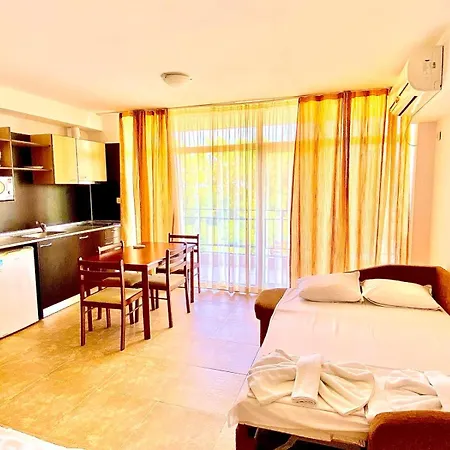 Grand Kamelia Holiday Apartments-3