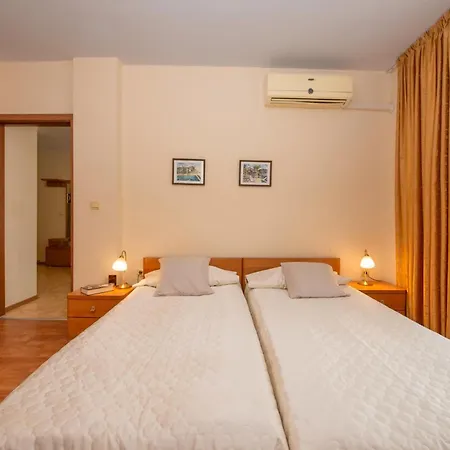 Elit 4 Apartments-2
