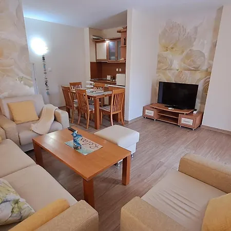 Aquaria Holiday Apartments-3
