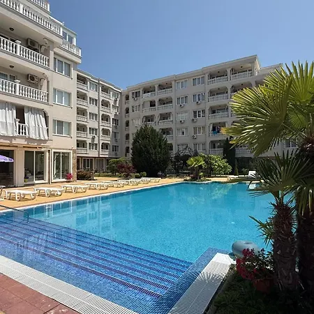 Bratanov Lifestyle Deluxe Apartment-3
