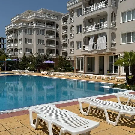 Bratanov Lifestyle Deluxe Apartment-2