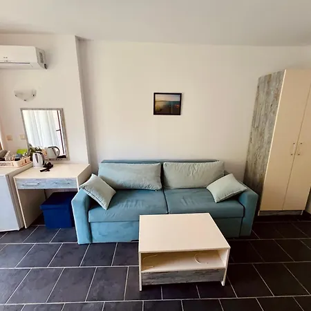 Limani Guest House-2