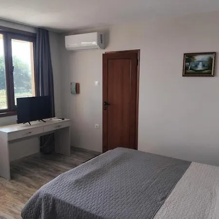 Guest House Ivanovi-3