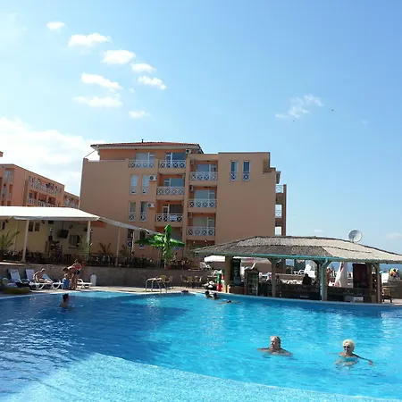1 Bedroom Apartment In Sunny Day 6-3
