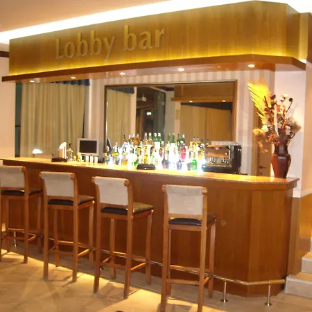 One Bedroom Apartment With Balcony-3