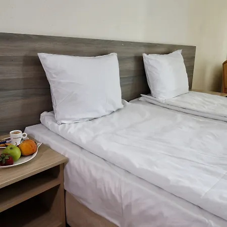 Grand Hotel Oasis-2
