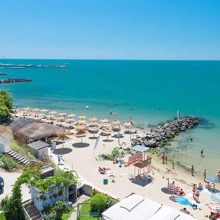 Iris Beach Hotel-3