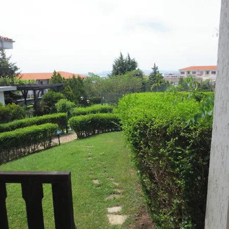 Breeze Apartment Complex-3