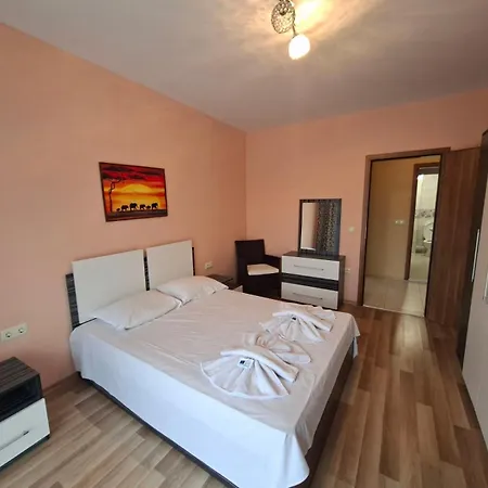 Hotel Seasons 3-2