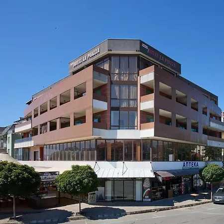 La Piazza Primorsko Rooms & Apartments-3