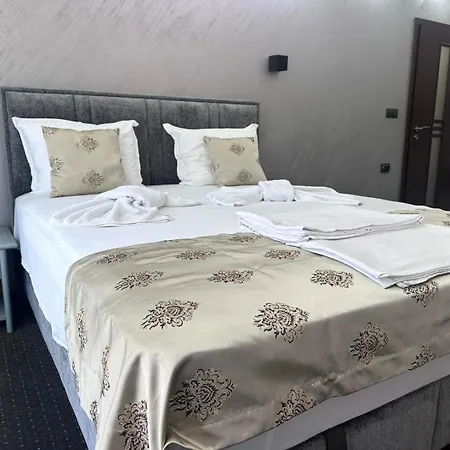 Guest House Sg-Brothers-2