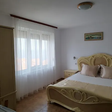 Tzonevi Guest House-2