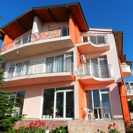 House Rezvaya With Rooms For Rent-3